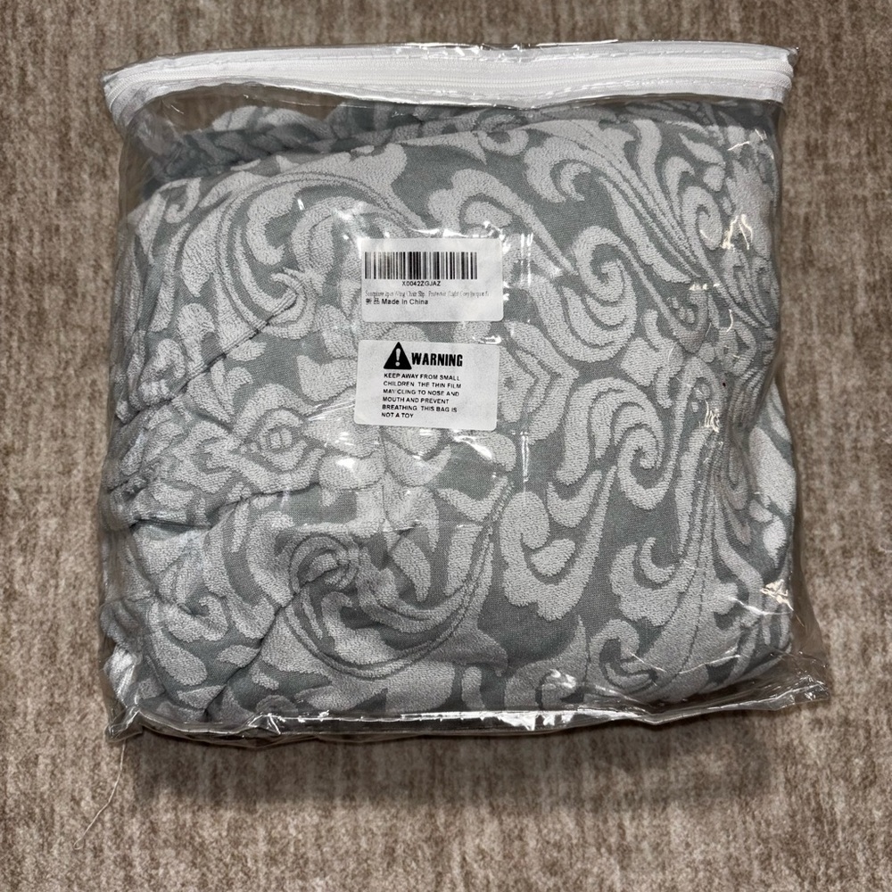 Amazon Gray and White Home Decor Set